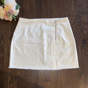 🔥bar III ,  off white skirt ,front zipper 🌼🌸